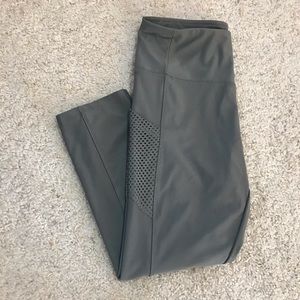 VOGO Athletica Athletic Capri Leggings